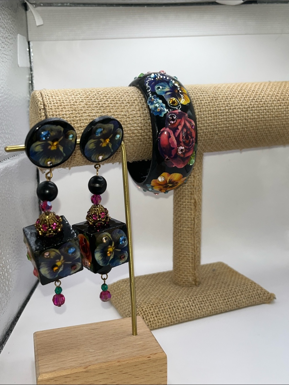 Vintage Designs From The Deep Bangle Bracelet & Clip On Earrings DFTD